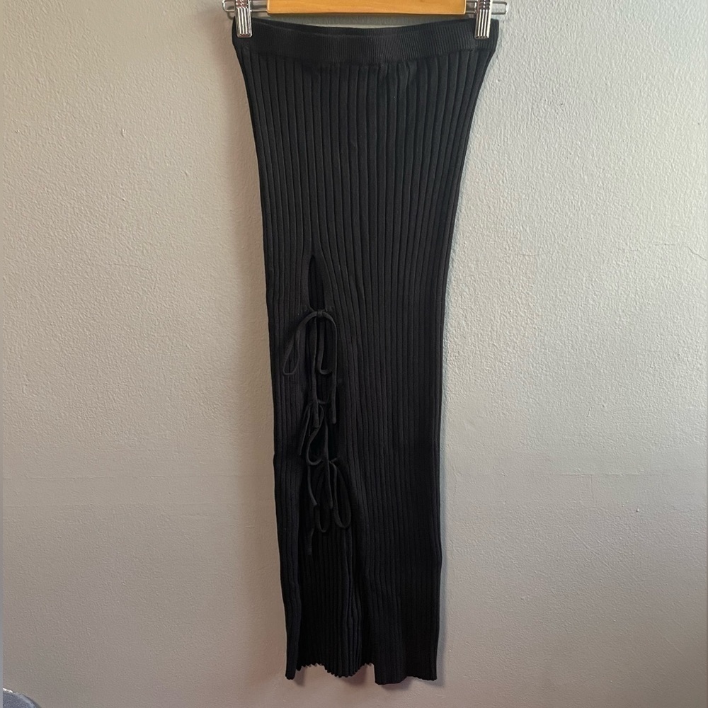 Beige Botany Ribbed Knit Side Lace Up Tube Midi Fitted Black Skirt. Size Small